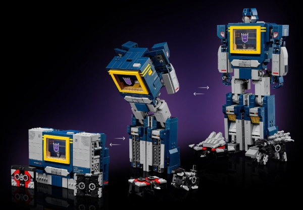 Detail 2: LEGO Icons 10358 Transformers: Soundwave