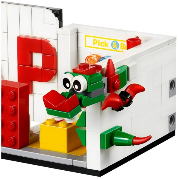 Detail 3: LEGO Iconic 40178 LEGO Store VIP Set