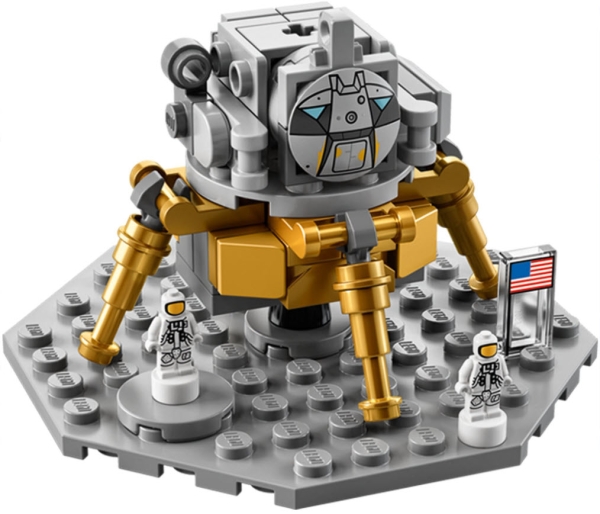 Detail 1: LEGO Ideas 92176 NASA Apollo Saturn V